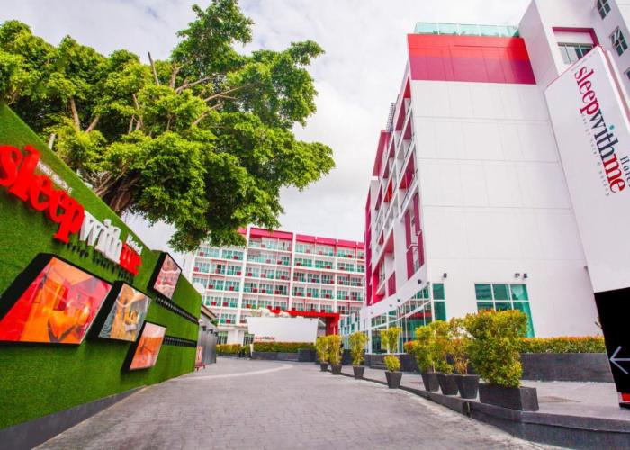 SLEEP WITH ME HOTEL design hotel @ patong (SHA Plus+)