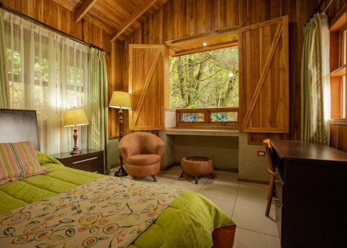 Los Pinos Cabins & Reserve