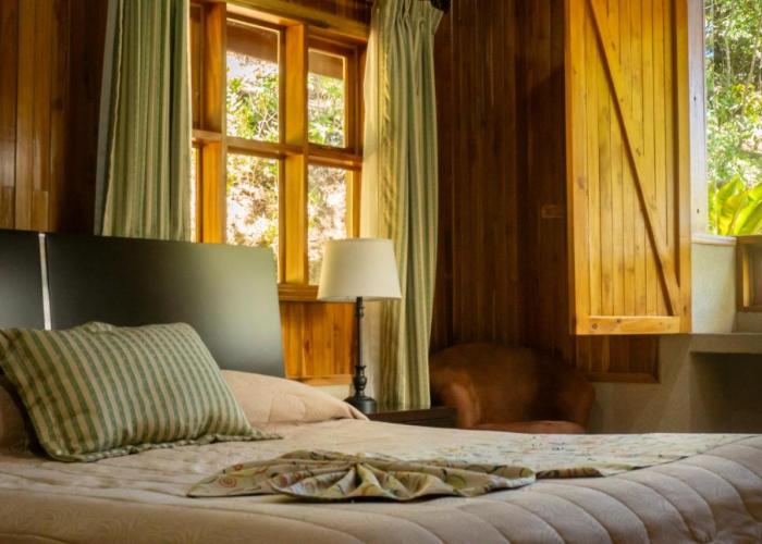 Los Pinos Cabins & Reserve