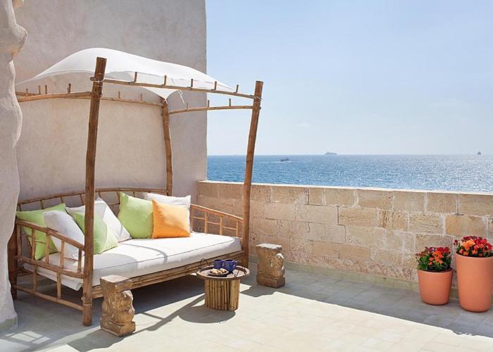 Four Hearts - Acre's Sea Side Suite
