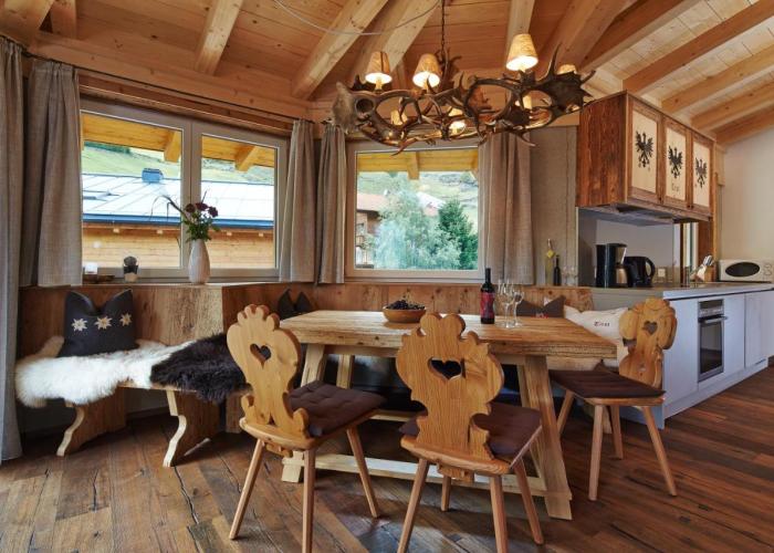 Alpendiamond Ski in & Bike Out apartments Top 200, 400 & penthouse 600