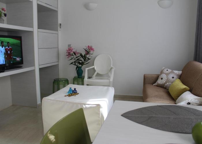 Myron Suite Old Town
