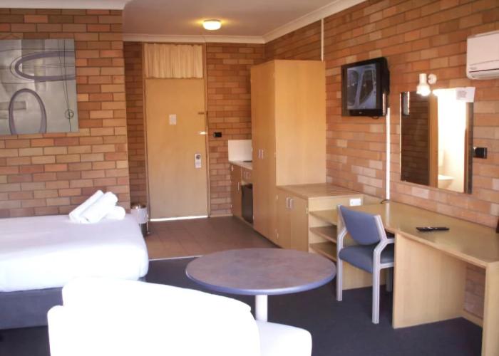 Court Street Motel