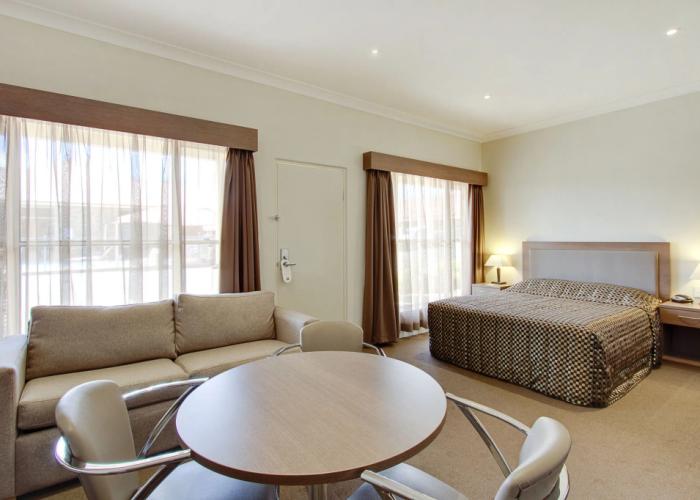 Quality Inn Parkes International