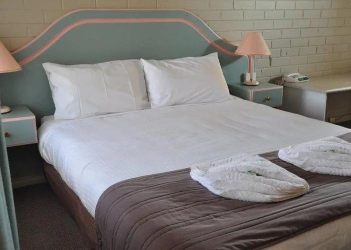 Parkview Motor Inn Parkes