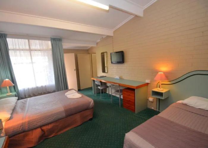 Parkview Motor Inn Parkes