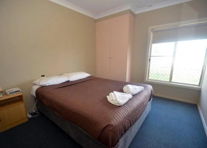 Parkview Motor Inn Parkes