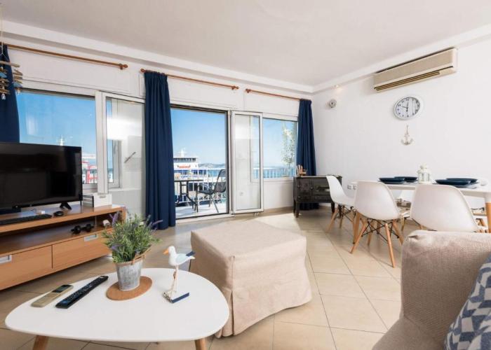 Promenade Sea View Apartment