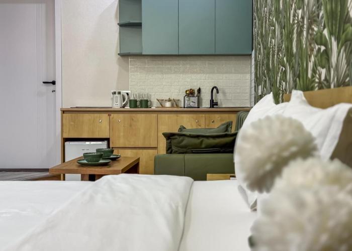 Shirin And Cozy Apartment With Jacuzzi Balcony