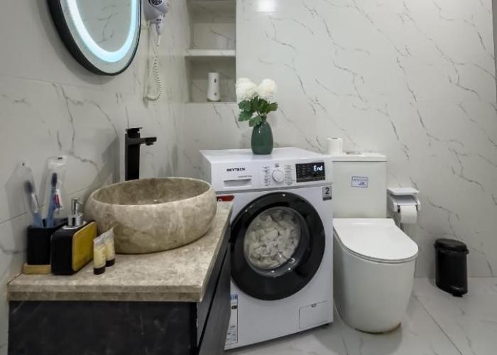 Shirin And Cozy Apartment With Jacuzzi Balcony