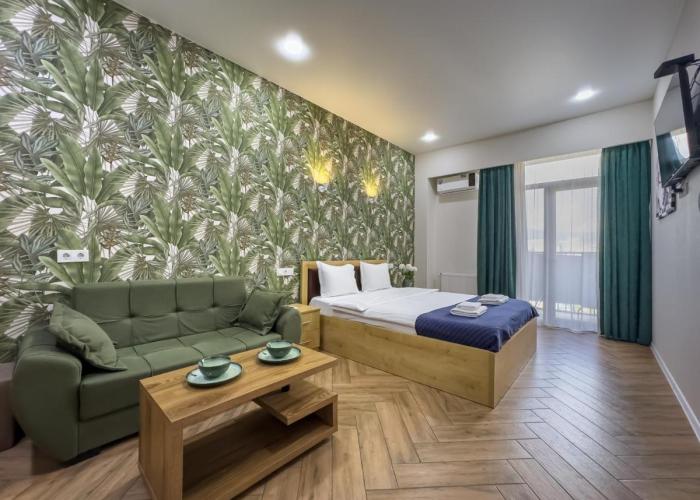 Shirin And Cozy Apartment With Jacuzzi Balcony