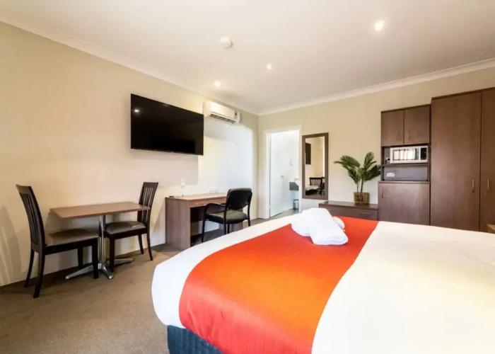Parkes International Motor Inn