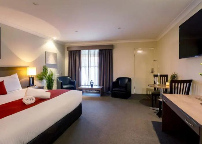 Parkes International Motor Inn