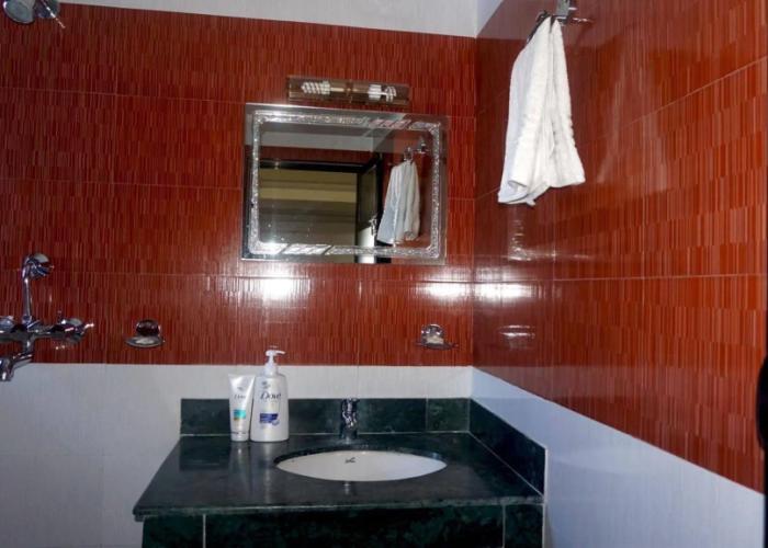 Hotel Middle Path & Spa