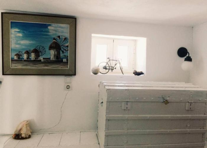 The Oceanographer's Home, A Chora Hideaway