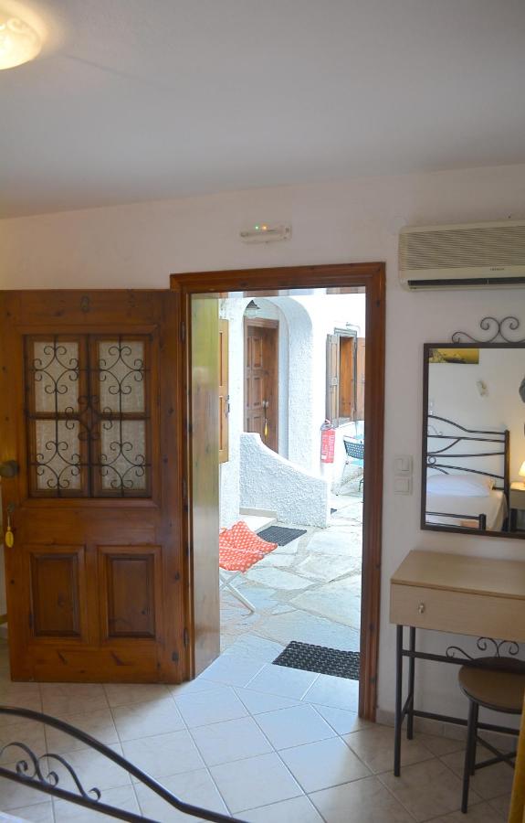 фото Villa Molos