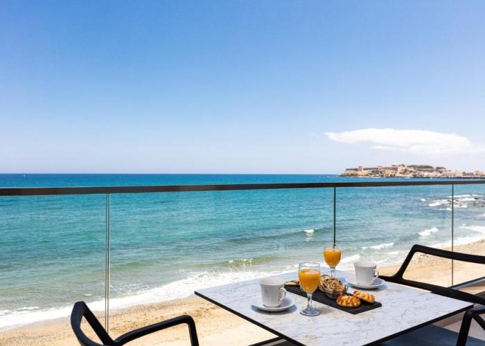 North Coast Seaside Suites