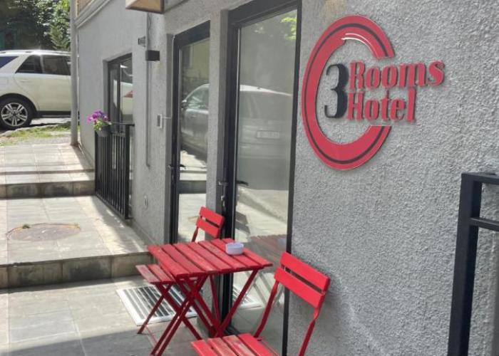 3 Rooms Hotel