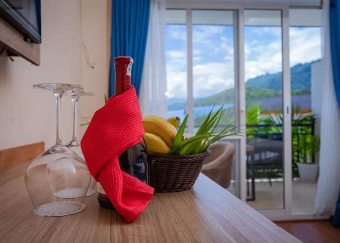 Majestic Lake Front Hotel & Suites