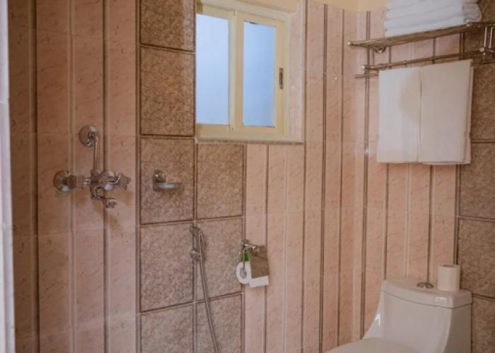 Majestic Lake Front Hotel & Suites