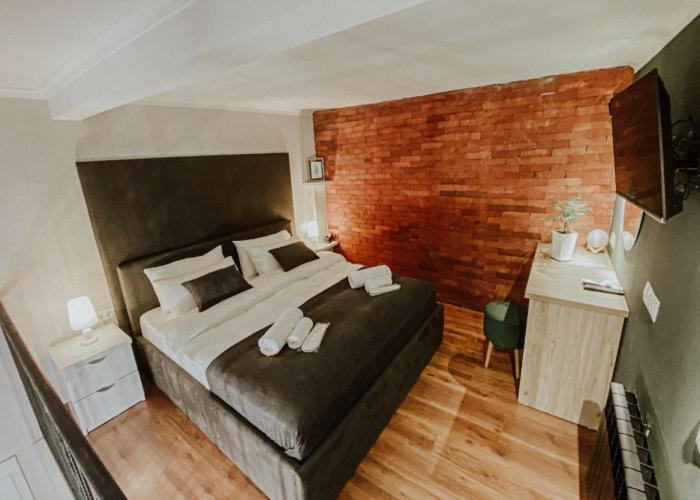 Luxury Duplex Studios - City Center