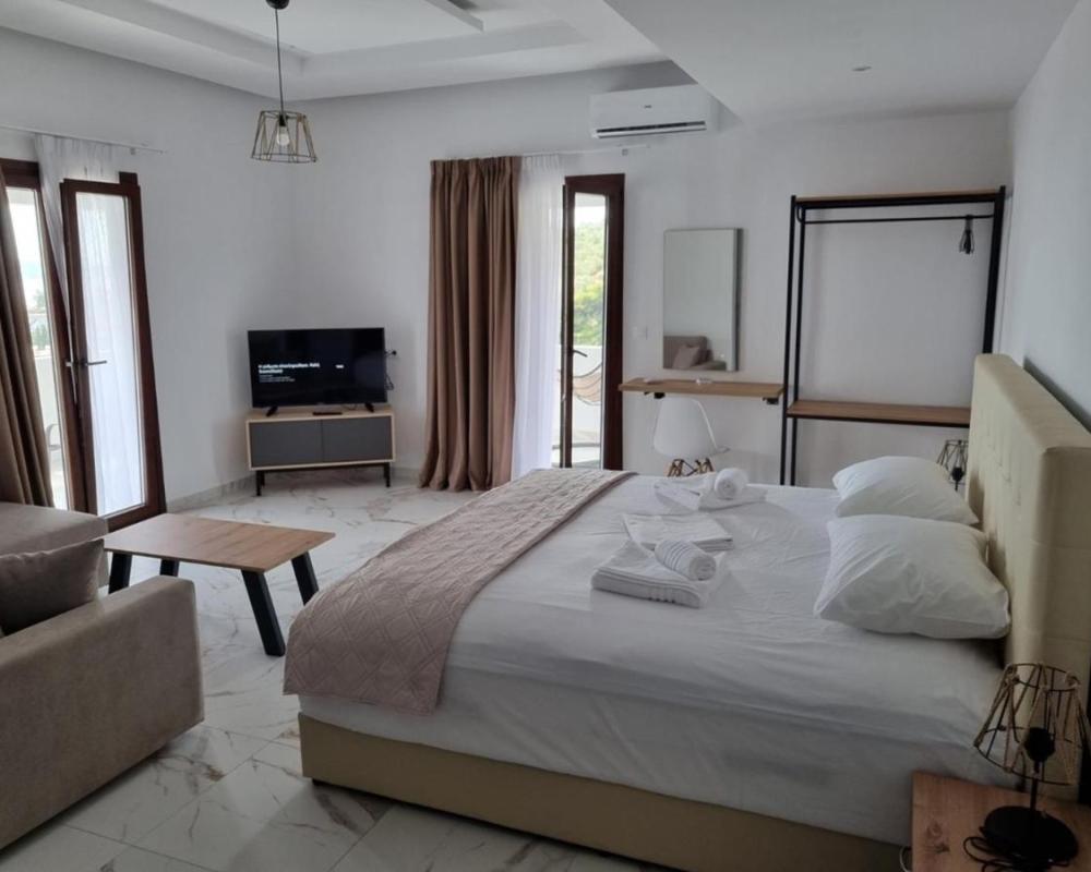 фото MANGO Skiathos
