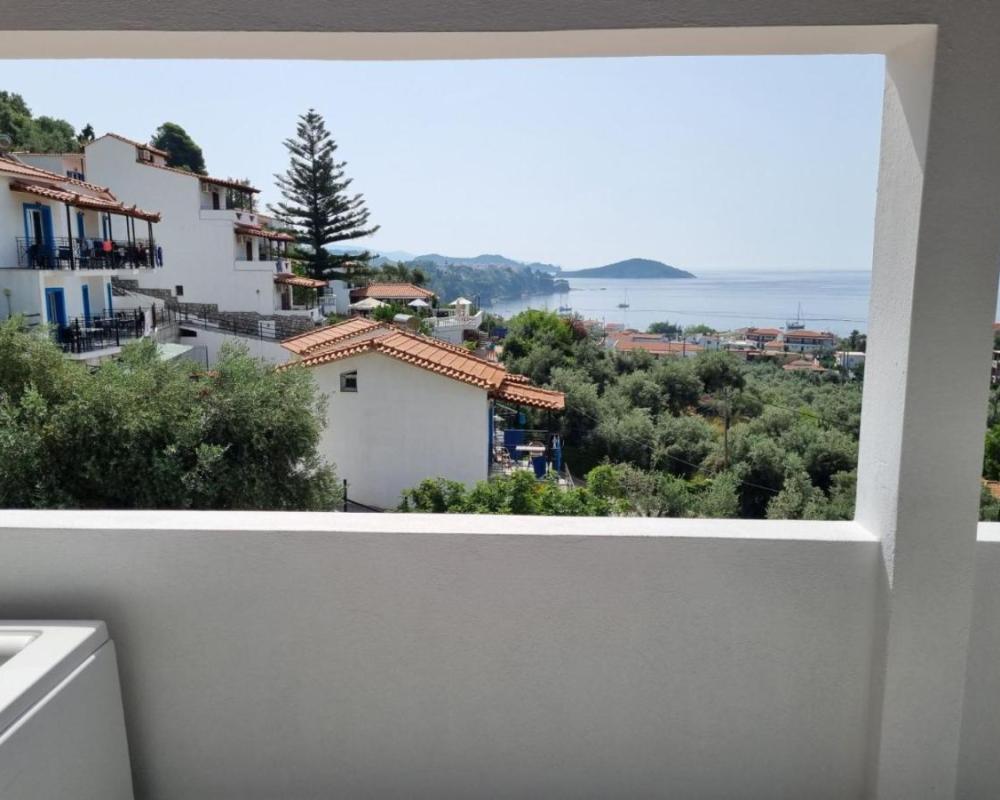 фото MANGO Skiathos