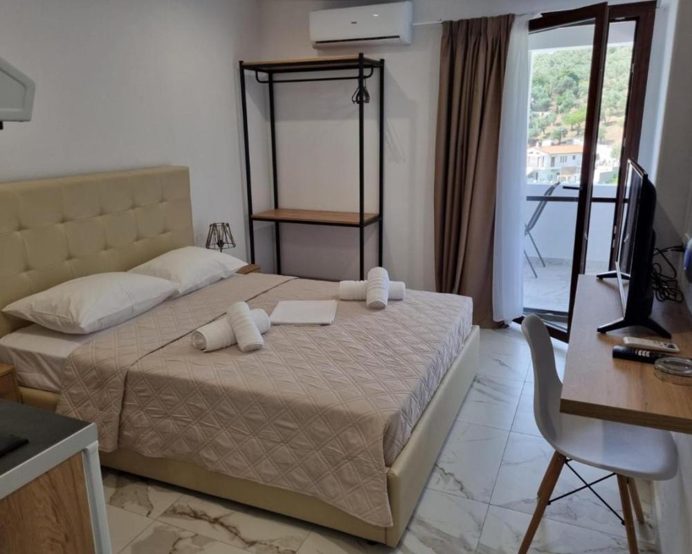 фото MANGO Skiathos