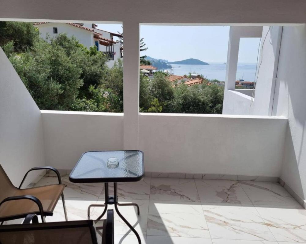 фото MANGO Skiathos