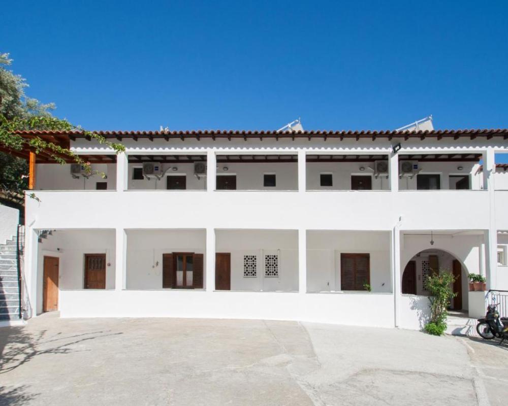 фото MANGO Skiathos