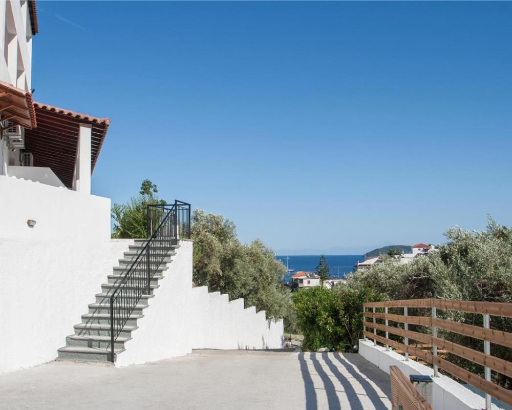 фото MANGO Skiathos