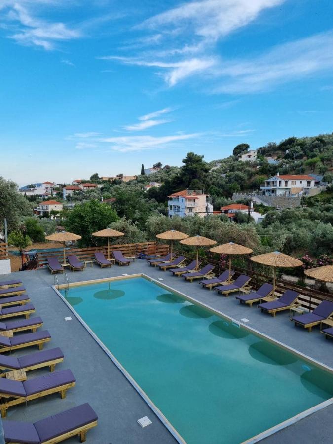 фото MANGO Skiathos