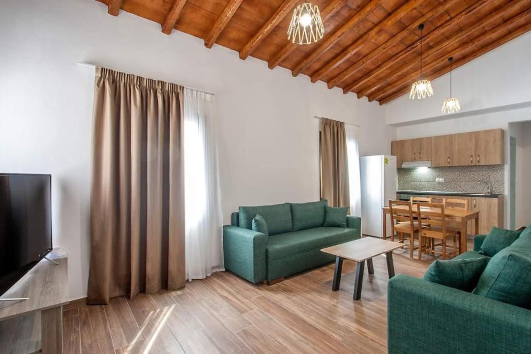 фото MANGO Skiathos