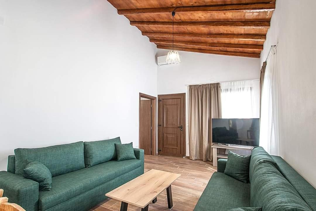 фото MANGO Skiathos