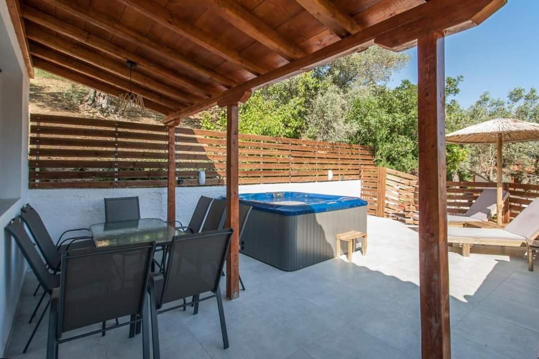 фото MANGO Skiathos