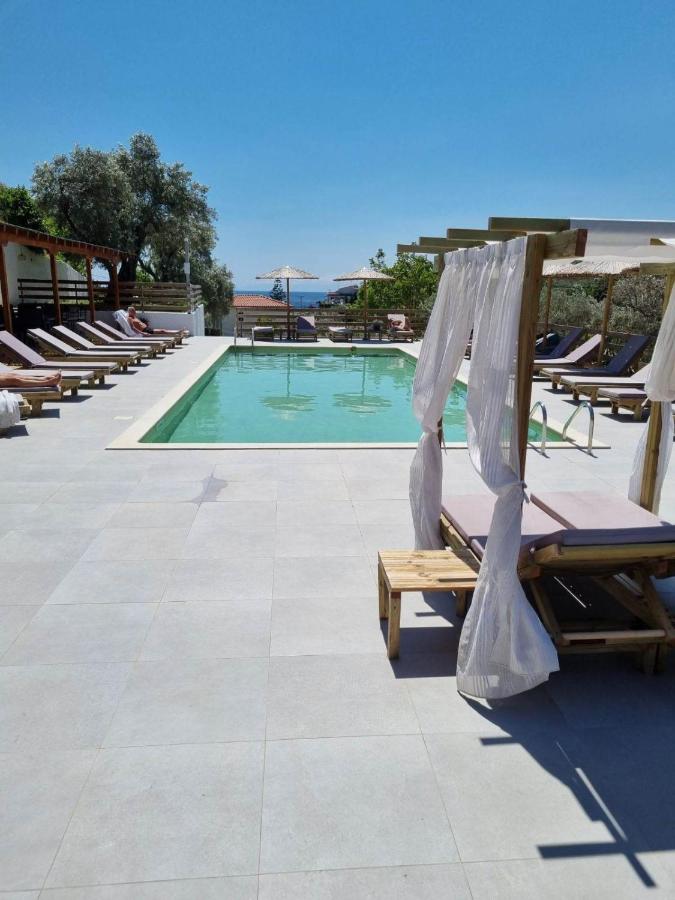 фото MANGO Skiathos