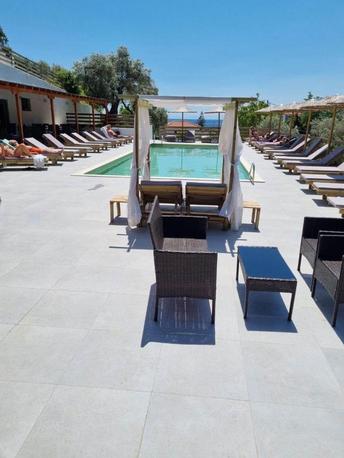 фото MANGO Skiathos