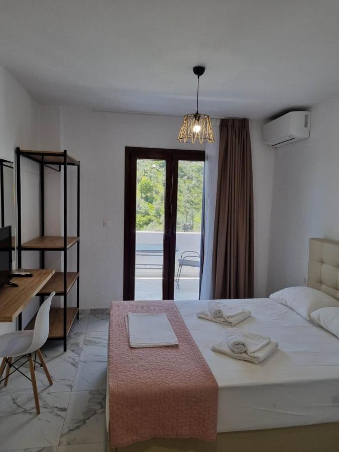 фото MANGO Skiathos