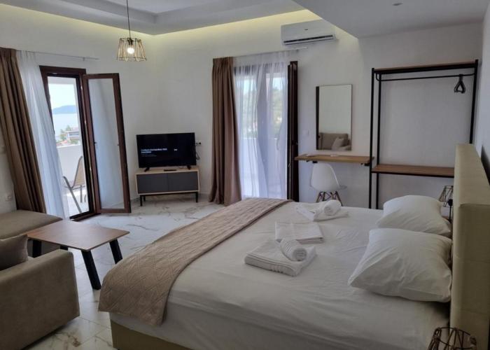 MANGO Skiathos