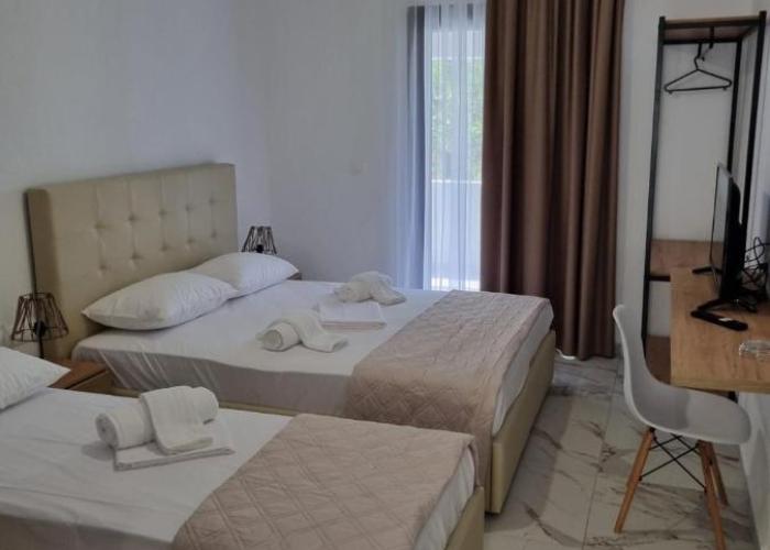 MANGO Skiathos