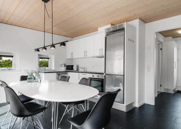 Beautiful two-storey, central holiday home - Damgrdsvej 15a