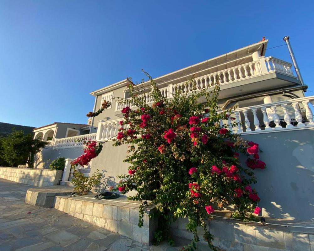 фото Villa Karras