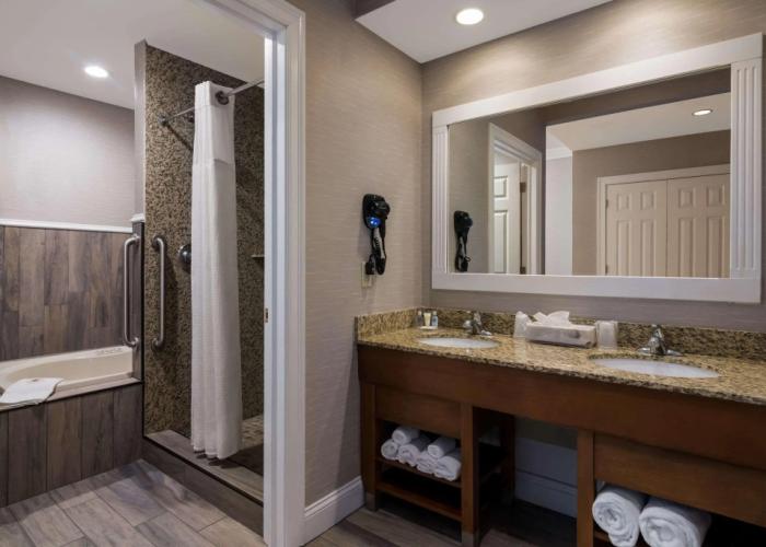 Comfort Inn & Suites Plattsburgh - Morrisonville