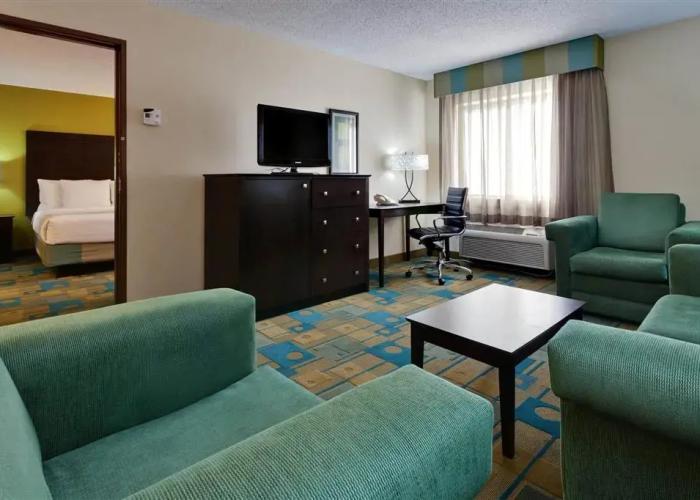 La Quinta Inn & Suites by Wyndham Plattsburgh