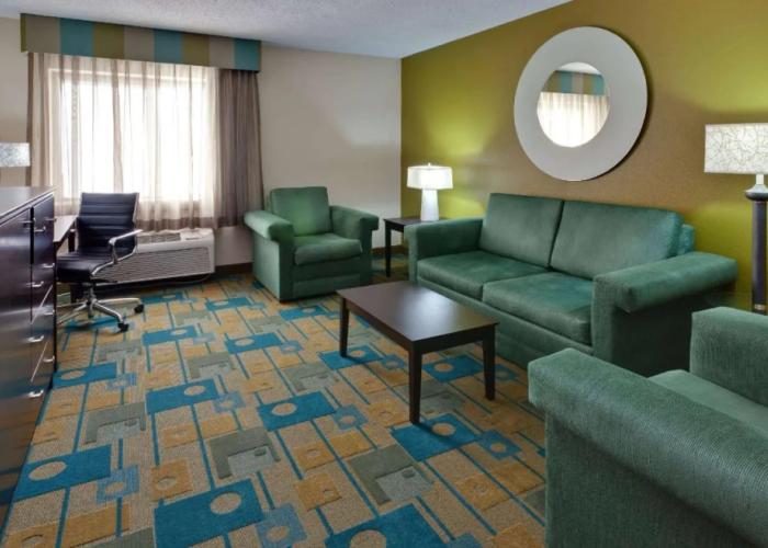 La Quinta Inn & Suites by Wyndham Plattsburgh