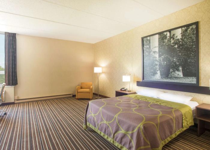 Super 8 by Wyndham Plattsburgh