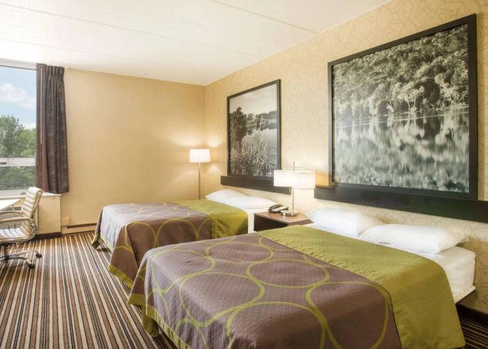 Super 8 by Wyndham Plattsburgh