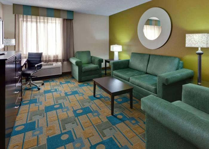 La Quinta Inn & Suites by Wyndham Plattsburgh