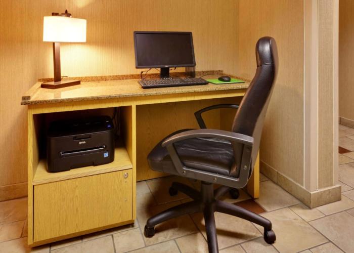 La Quinta Inn & Suites by Wyndham Plattsburgh