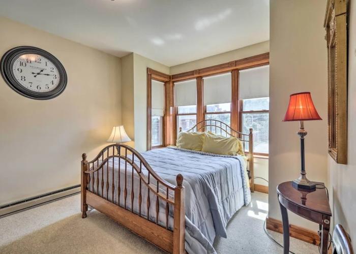 Historic Apartment - Half Mi to Lake Champlain!